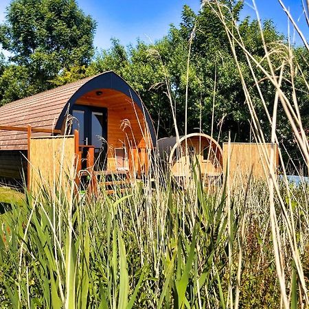 Pod Hotelkamer Aan Het Water Доккум Экстерьер фото