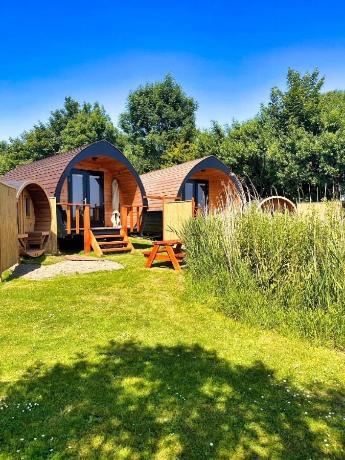 Pod Hotelkamer Aan Het Water Доккум Экстерьер фото