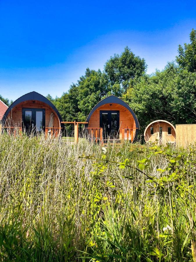 Pod Hotelkamer Aan Het Water Доккум Экстерьер фото