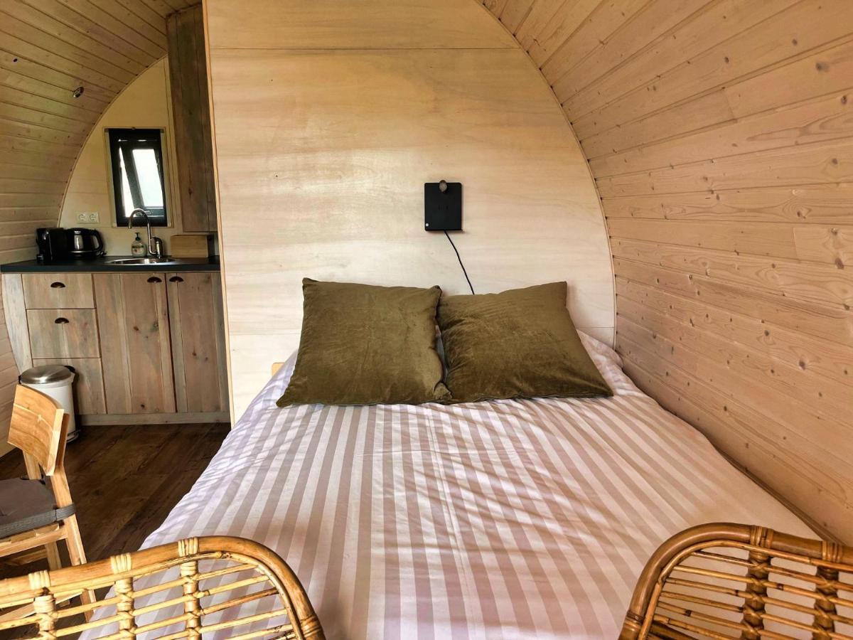 Pod Hotelkamer Aan Het Water Доккум Экстерьер фото