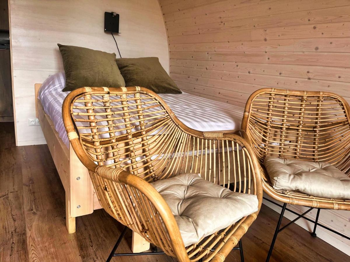 Pod Hotelkamer Aan Het Water Доккум Экстерьер фото