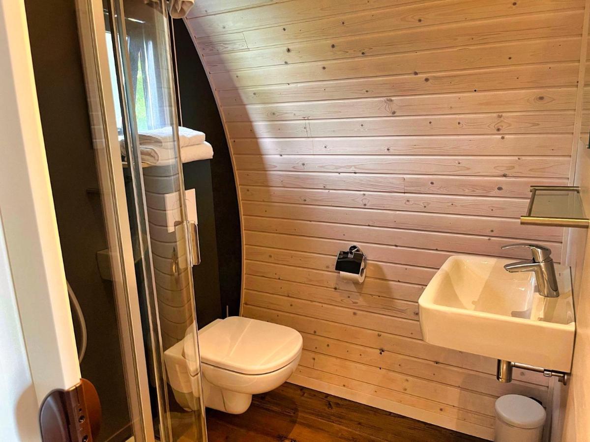 Pod Hotelkamer Aan Het Water Доккум Экстерьер фото